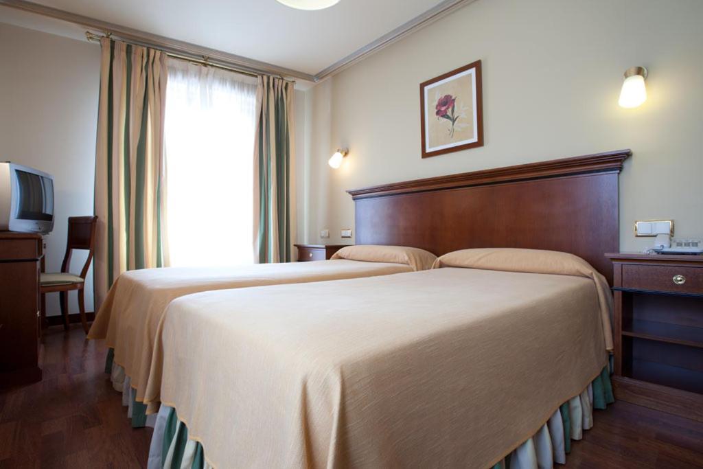 Hotel Azofra Burgos Luaran gambar